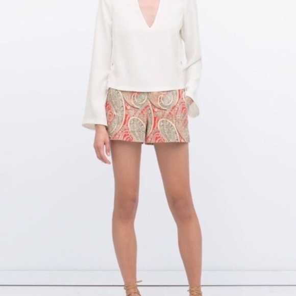 Zara Pants - Zara Paisley Shorts-  Side Zipper in Woven Fabric